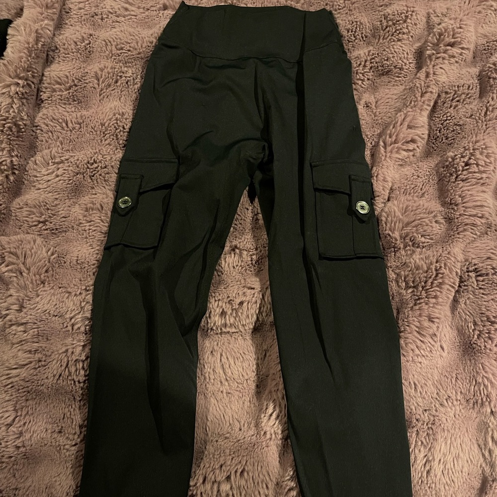 Yeoreo black pocket leggings